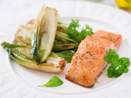 Fried Belgian endive with salmon fillet